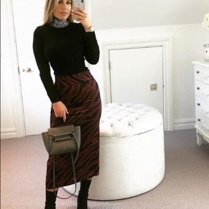 Like new Zara midi skirt